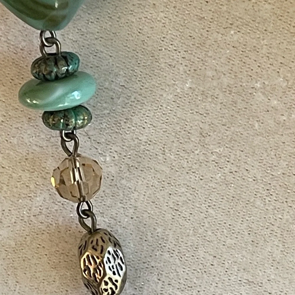 Long unique Premier Designs Necklace with very unique beads - Picture 4 of 11